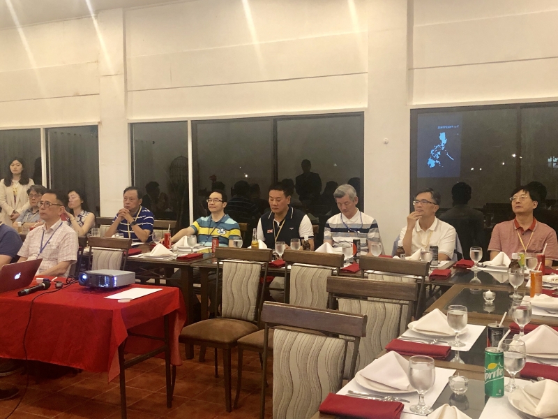 Filinvest集團由華僑吳天思創立，集團橫跨地產、金融銀行、糖業及電業，旗下之地產公司名列菲律賓前五大之地產開發商。目前正積極開發克拉克Green City 288公頃，同時取得25年之Clark機場運轉權(與新加坡樟宜機場合作)