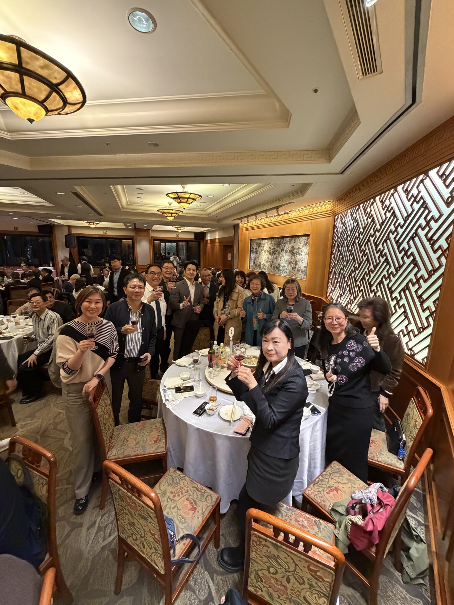 蔣市長逐桌合影