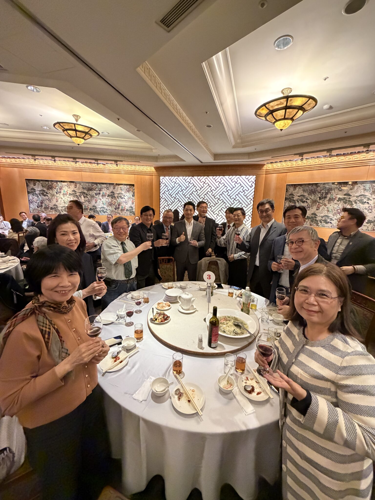 蔣市長逐桌合影