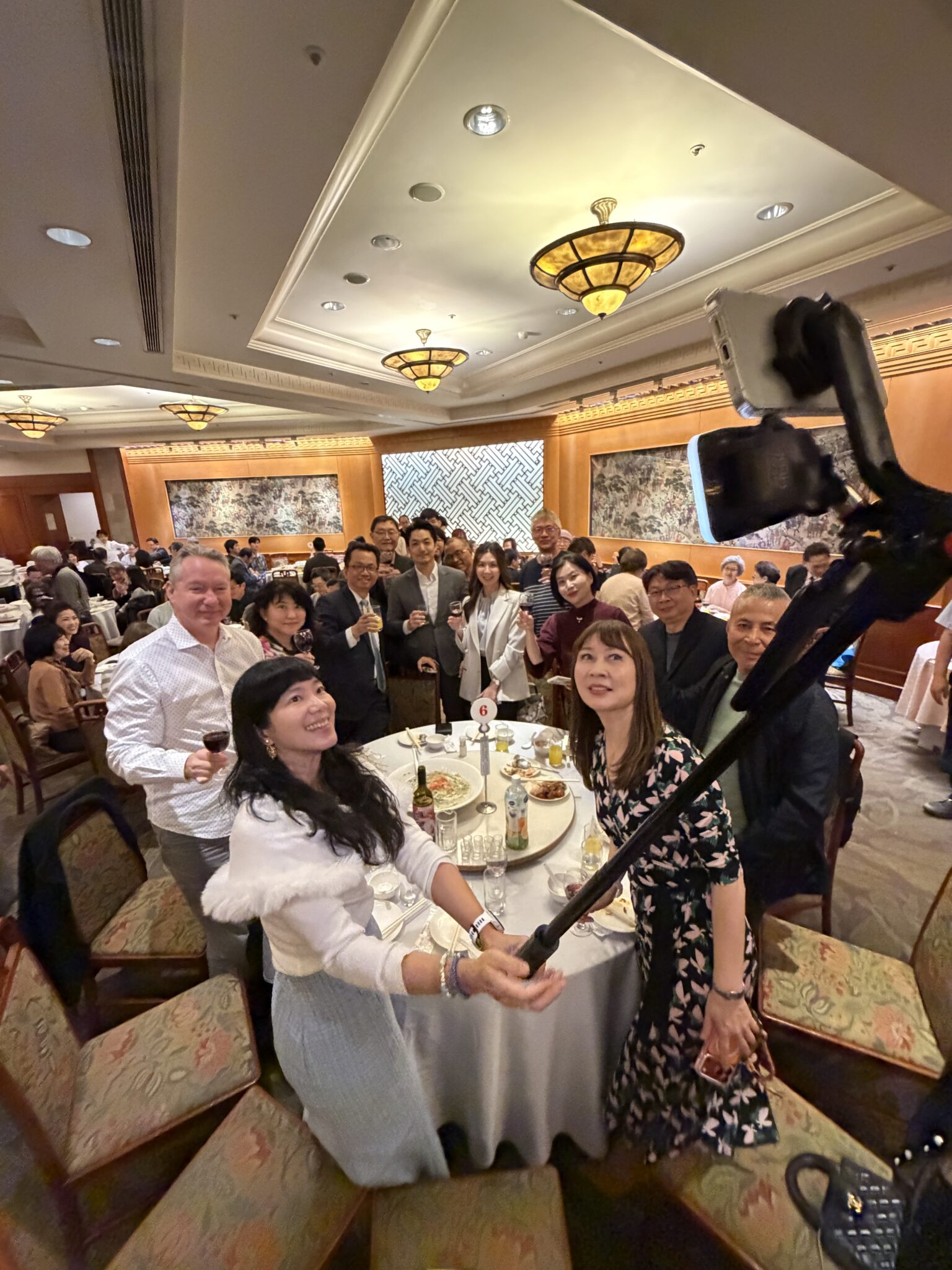 蔣市長逐桌合影